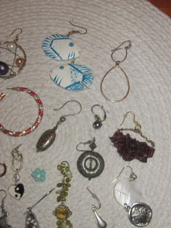 Craft Jewelry Single Earrings Bundle - Picture 3 of 5